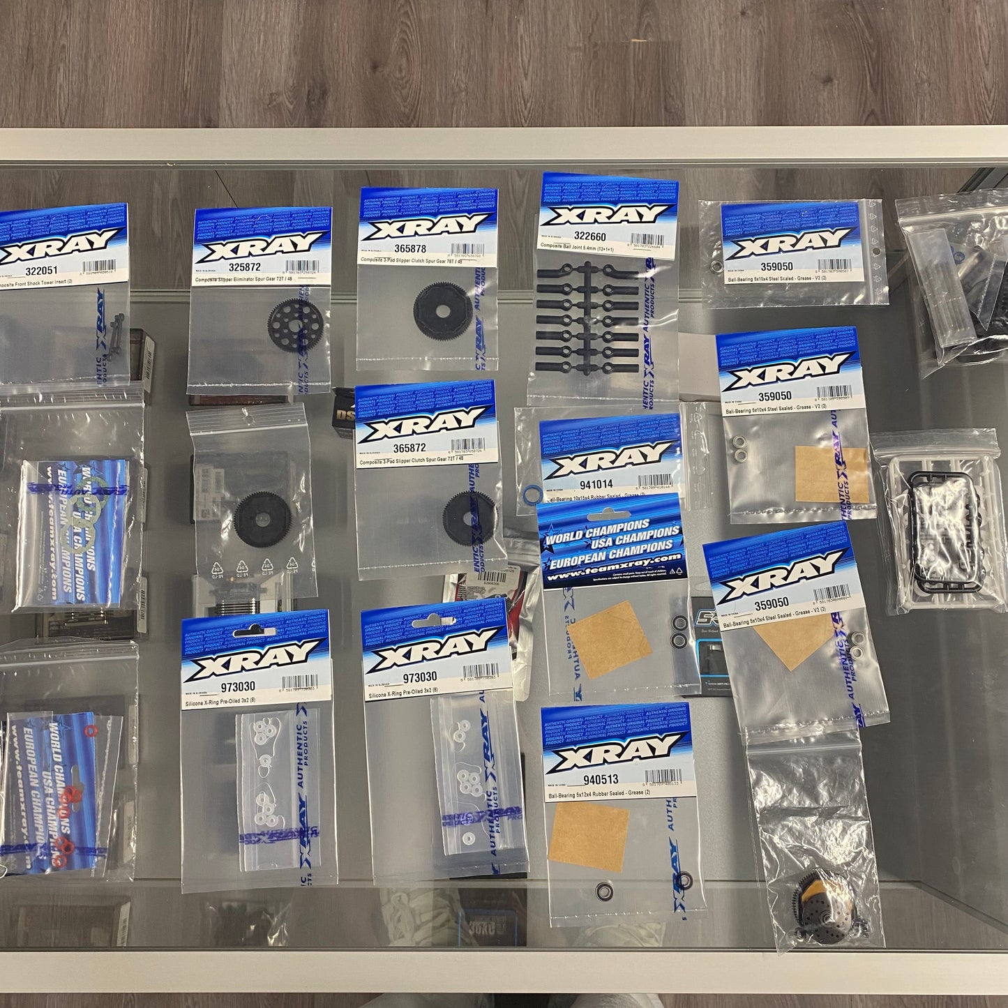PRE-OWNED Xray XB2'25C + Nosram N22 Stock Spec 13.5T Motor + Hobbywing XR10 Pro G2S  + Sanwa PGS-LH II +  Ersatzteile