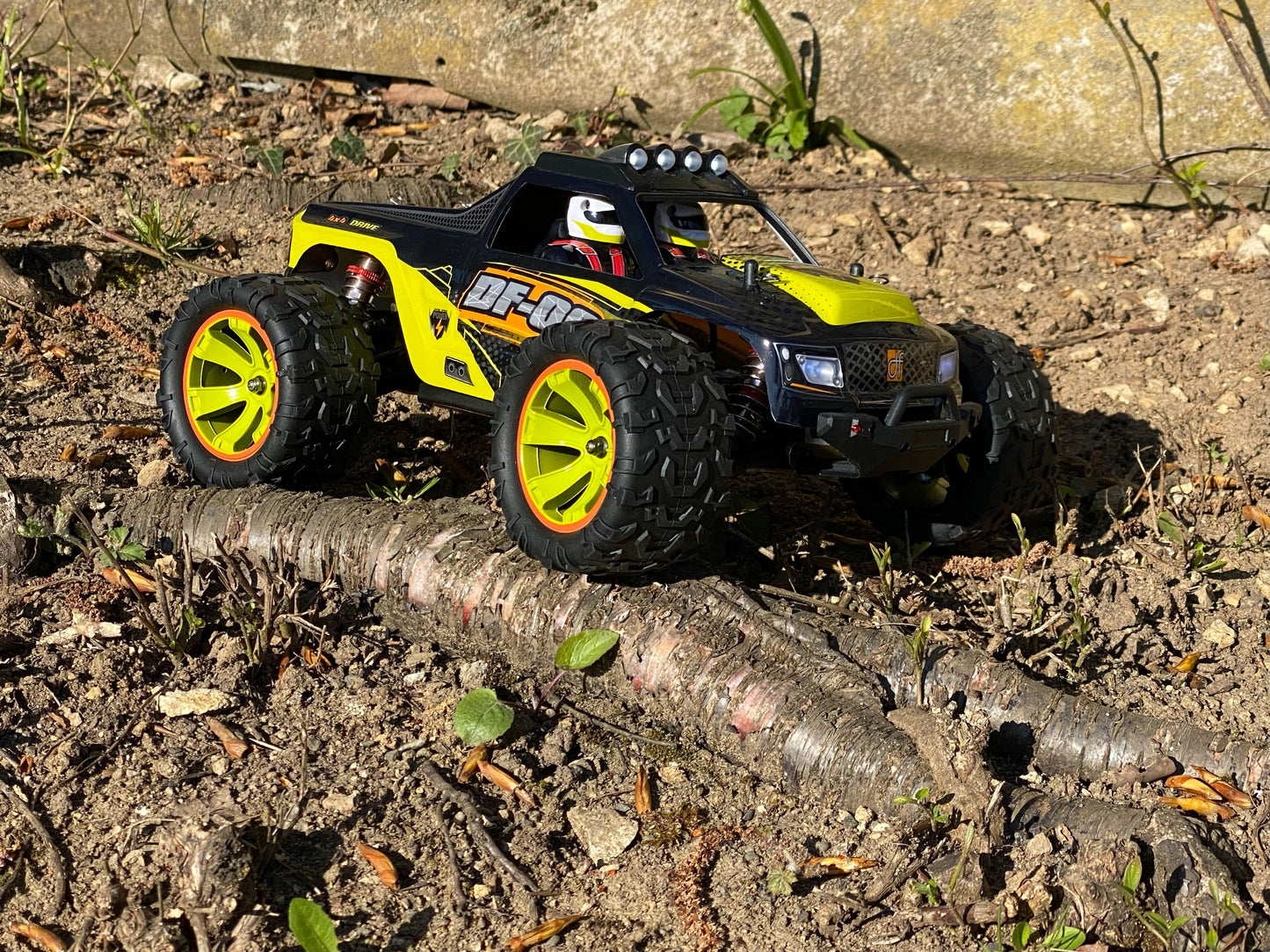 DF-Models DF-06 Evolution 1:14 RTR Truck - RCXX - RC Racing Shop | RC Models | Tuning & Spare Parts for Professionals