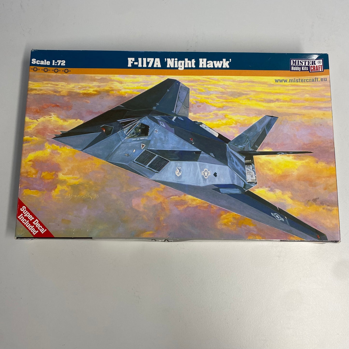 Bateau MisterCraft E05 F-117A « Night Hawk » d'occasion