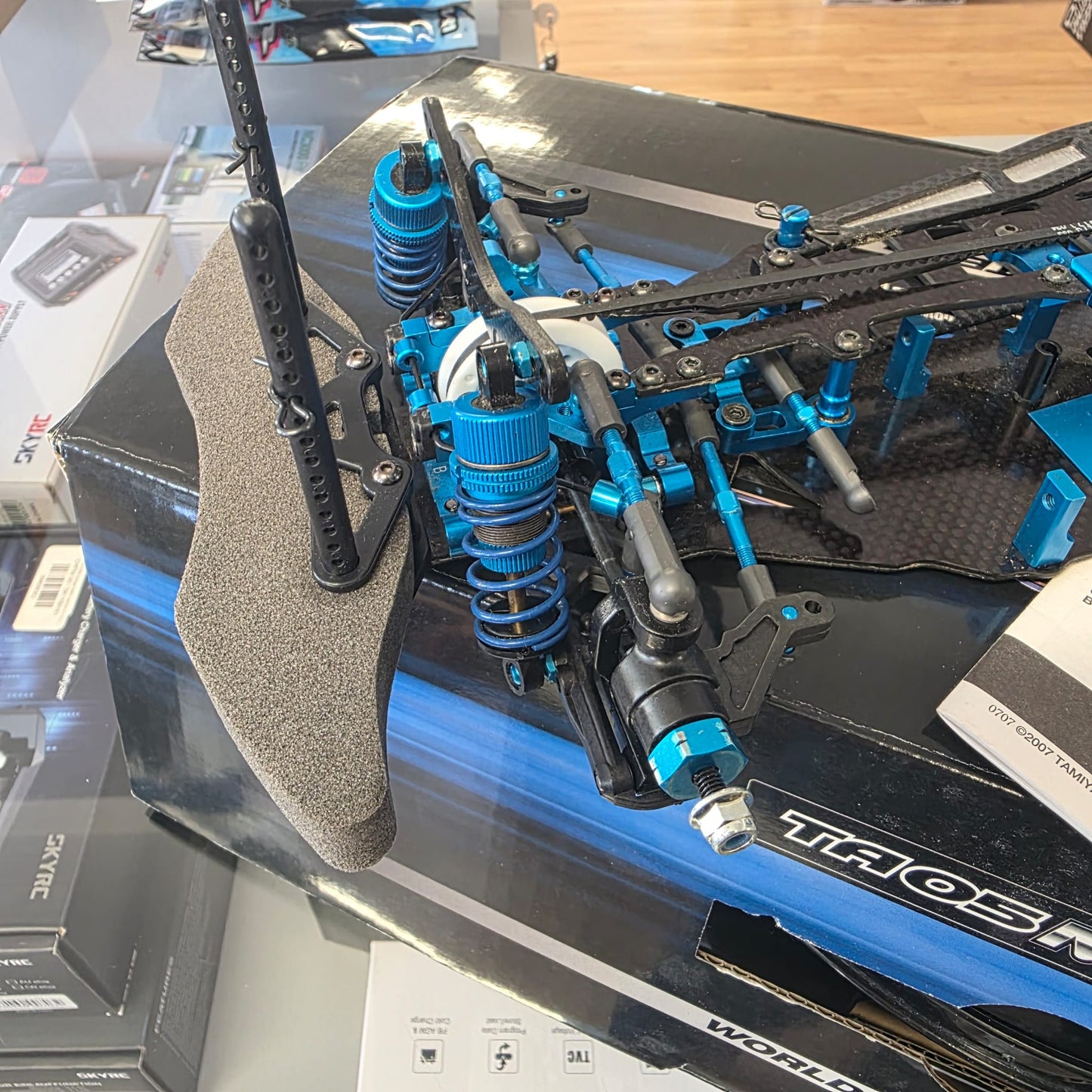 PRE-OWNED Tamiya TRF TA05 MS Chassis Kit da competizione 1/10