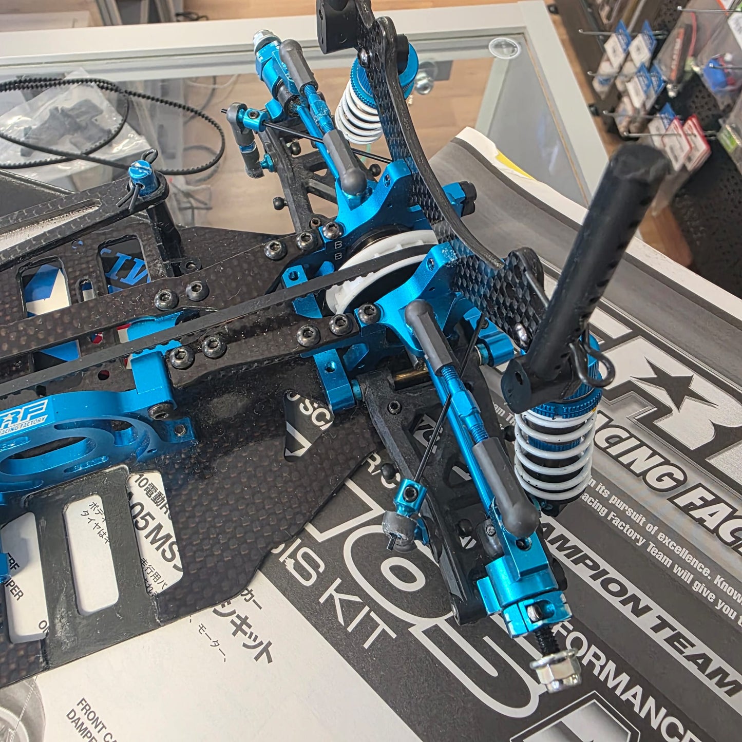 PRE-OWNED Tamiya TRF TA05 MS Chassis Kit da competizione 1/10