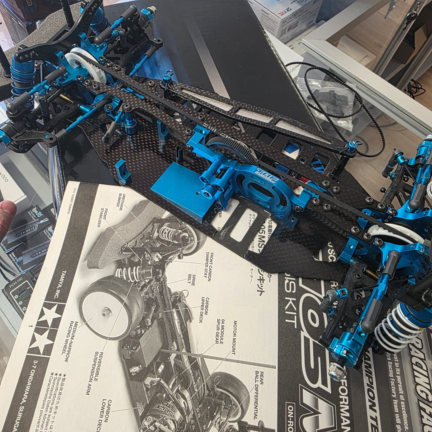 PRE-OWNED Tamiya TRF TA05 MS Chassis Kit da competizione 1/10